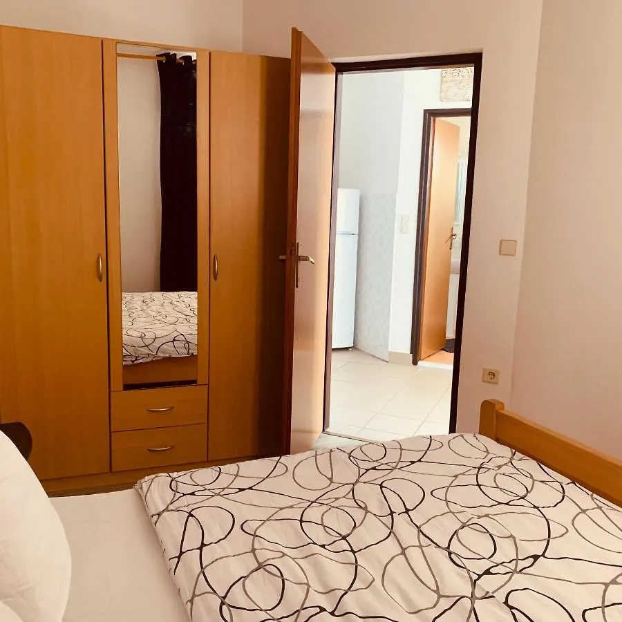 Apartment Apartmani Marija Sersic Baska  Croatia